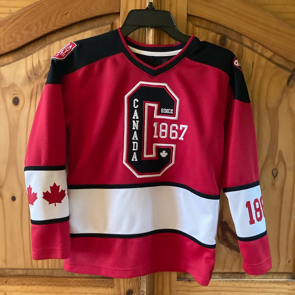 Kids Pure NRG CANADA red long sleeve hockey jersey shirt size M (10/12)
